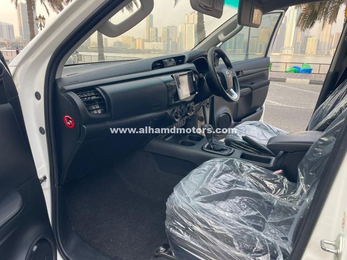 Used Toyota Hilux VIII, 2.8 l, 2017 in Dubai by Alhamd Motors, White color. Other | AUTO.AE