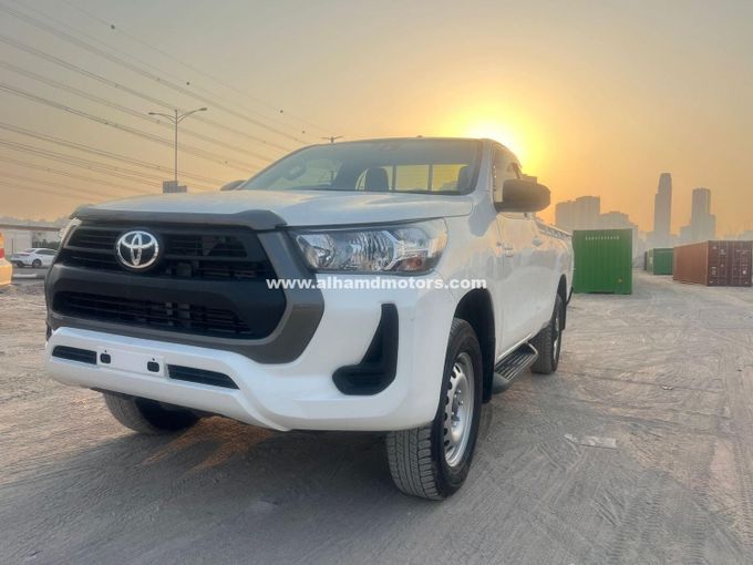 Подержанный Toyota Hilux Extra Cab VIII Рестайлинг, 2.8 л, 2023 в Дубае от Alhamd Motors Белый цвет. Other | AUTO.AE