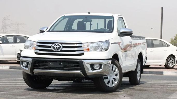 Новый Toyota Hilux Extra Cab VIII Рестайлинг, 2.4 л, 2021 в Дубае от Mohamed Hakim Motors Белый цвет. GCC | AUTO.AE