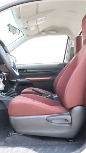 Новый Toyota Hilux Extra Cab VIII Рестайлинг, 2.4 л, 2021 в Дубае от Mohamed Hakim Motors Белый цвет. GCC | AUTO.AE