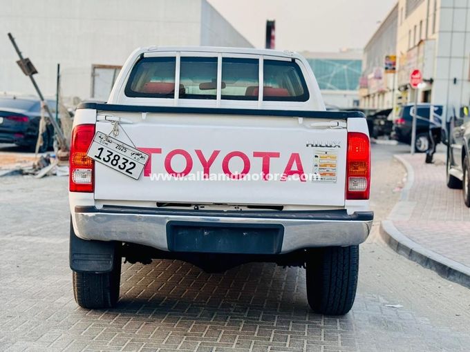Подержанный Toyota Hilux VII, 2.7 л, 2008 в Дубае от Alhamd Motors Белый цвет. GCC | AUTO.AE
