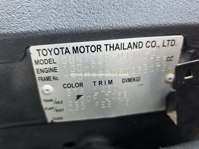 Подержанный Toyota Hilux VIII, 2.8 л, 2018 в Дубае от Alhamd Motors Серый цвет. Other | AUTO.AE