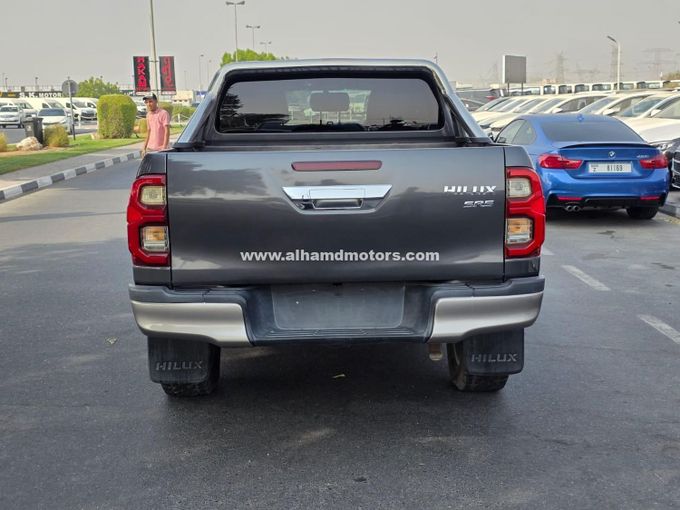 Подержанный Toyota Hilux VIII, 2.8 л, 2018 в Дубае от Alhamd Motors Серый цвет. Other | AUTO.AE