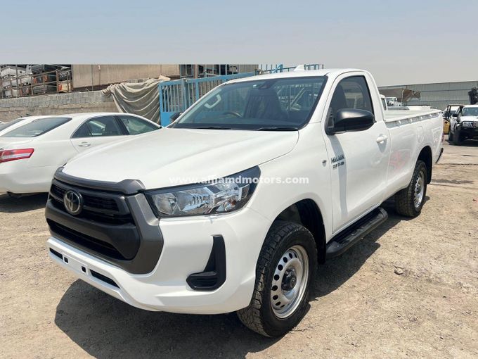 Подержанный Toyota Hilux VIII Рестайлинг, 2.8 л, 2022 в Дубае от Alhamd Motors Белый цвет. Other | AUTO.AE