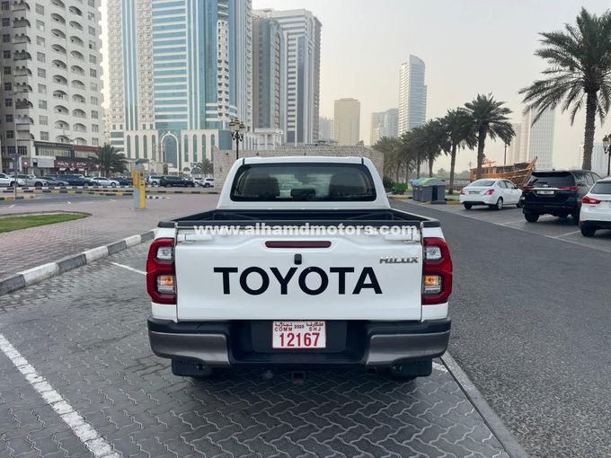 Used Toyota Hilux VIII Facelift, 2.4 l, 2021 in Dubai by Alhamd Motors, White color. Other | AUTO.AE