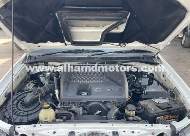 Подержанный Toyota Hilux VII Рестайлинг, 3.0 л, 2015 в Дубае от Alhamd Motors Белый цвет. Other | AUTO.AE