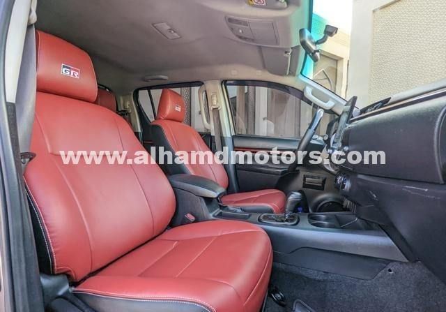 Used Toyota Hilux VIII, 2.7 l, 2017 in Dubai by Alhamd Motors, Grey color. Other | AUTO.AE