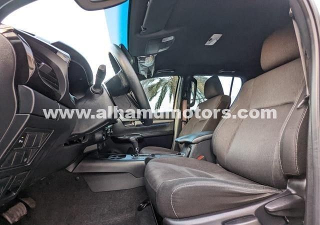 Подержанный Toyota Hilux VIII Рестайлинг, 4.0 л, 2021 в Дубае от Alhamd Motors Белый цвет. Other | AUTO.AE