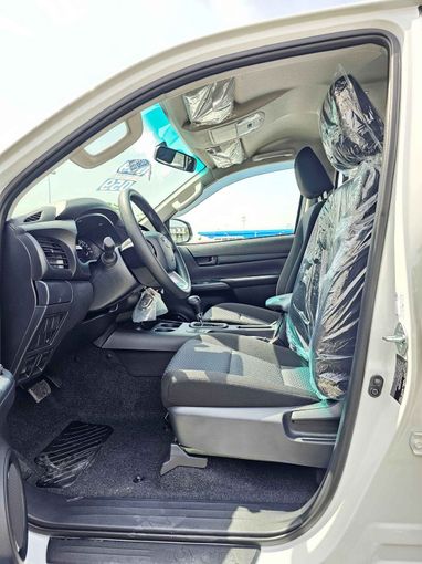 Новый Toyota Hilux VIII Рестайлинг 2, 2.7 л, 2024 в Дубае от SK Motors Белый цвет. GCC | AUTO.AE