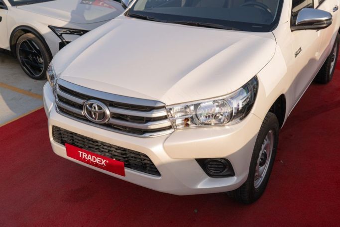 Новый Toyota Hilux VIII Рестайлинг 2, 2.4 л, 2025 в Дубае от TRADEX FRANCE MOTORS Белый цвет. Other | AUTO.AE