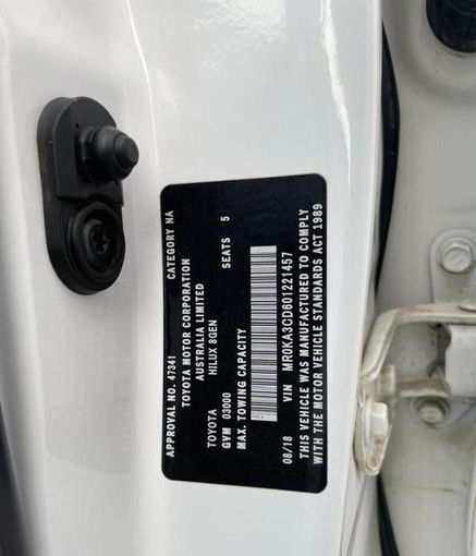 Подержанный Toyota Hilux VIII, 2.8 л, 2019 в Дубае от Alhamd Motors Белый цвет. Other | AUTO.AE