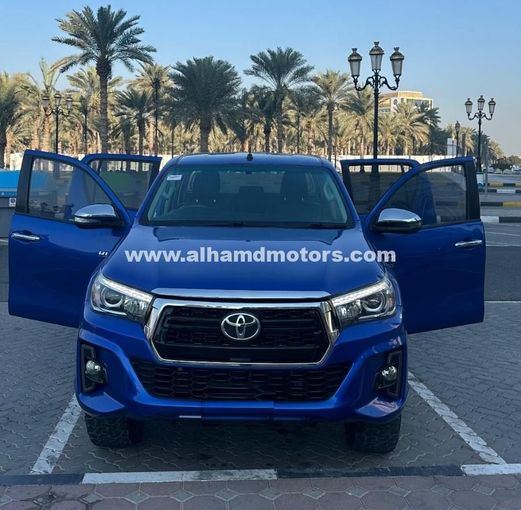 Подержанный Toyota Hilux VIII, 2.8 л, 2016 в Дубае от Alhamd Motors Синий цвет. Other | AUTO.AE