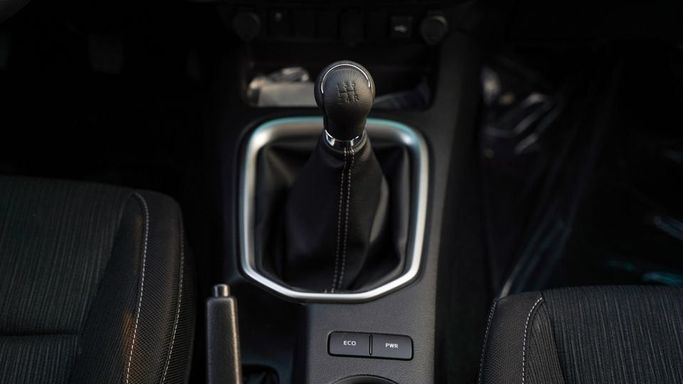 Новый Toyota Hilux VIII Рестайлинг, 2.7 л, 2025 в Дубае от Najem Motors Черный цвет. GCC | AUTO.AE