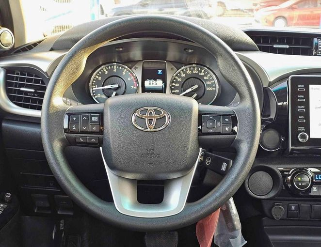 Новый Toyota Hilux VIII Рестайлинг 2, 2.7 л, 2025 в Дубае от SK Motors Черный цвет. GCC | AUTO.AE