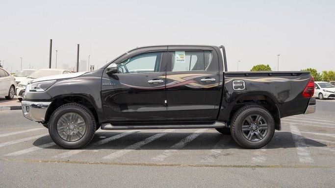 Новый Toyota Hilux VIII Рестайлинг, 4.0 л, 2025 в Дубае от Najem Motors Черный цвет. GCC | AUTO.AE