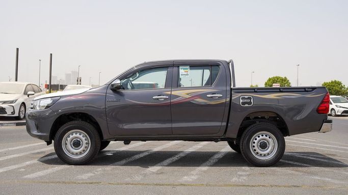 Новый Toyota Hilux VIII Рестайлинг, 2.8 л, 2025 в Дубае от Najem Motors Серый цвет. GCC | AUTO.AE