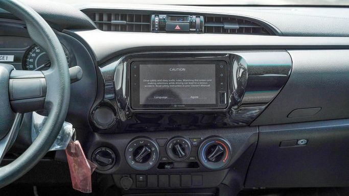Новый Toyota Hilux VIII Рестайлинг, 2.8 л, 2025 в Дубае от Najem Motors Серый цвет. GCC | AUTO.AE