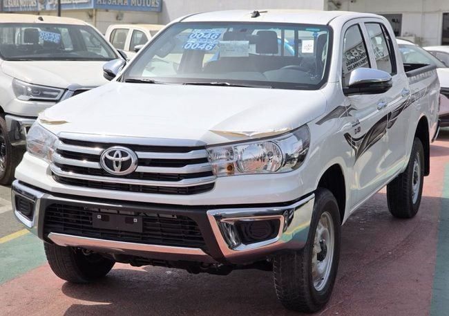 Новый Toyota Hilux VIII Рестайлинг, 2.4 л, 2025 в Дубае от Soltan Auto Белый цвет. GCC | AUTO.AE