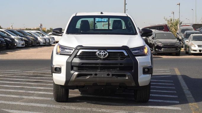 Новый Toyota Hilux VIII Рестайлинг, 4.0 л, 2025 в Дубае от Najem Motors Белый цвет. GCC | AUTO.AE