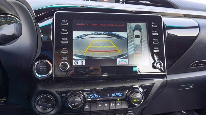 Новый Toyota Hilux VIII Рестайлинг, 4.0 л, 2025 в Дубае от Najem Motors Белый цвет. GCC | AUTO.AE