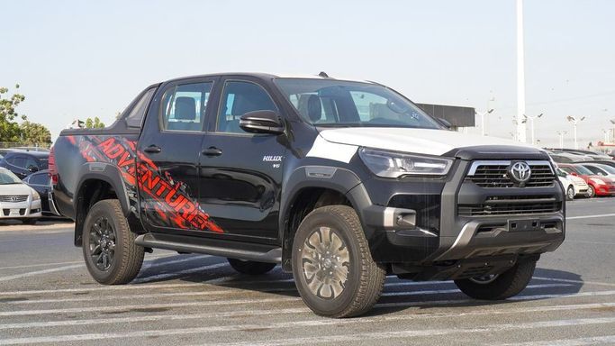Новый Toyota Hilux VIII Рестайлинг, 4.0 л, 2025 в Дубае от Najem Motors Черный цвет. GCC | AUTO.AE