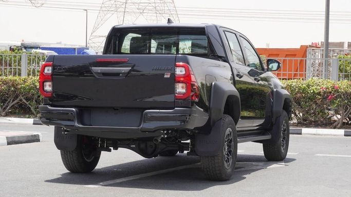 Новый Toyota Hilux VIII Рестайлинг, 4.0 л, 2024 в Дубае от Najem Motors Черный цвет. GCC | AUTO.AE