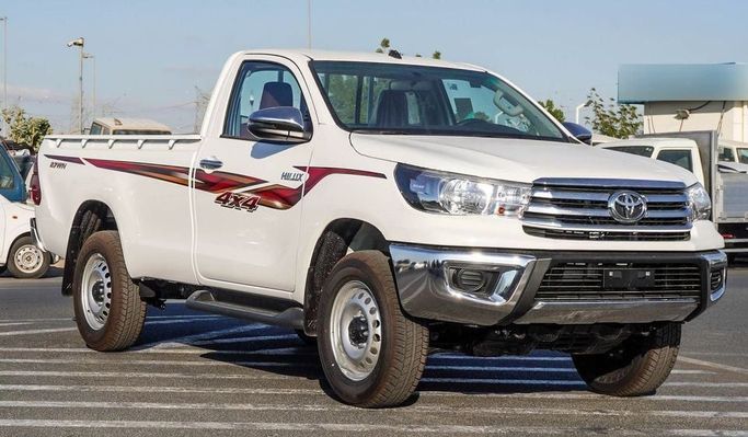 Новый Toyota Hilux Extra Cab VIII Рестайлинг, 2.4 л, 2025 в Дубае от Najem Motors Белый цвет. GCC | AUTO.AE