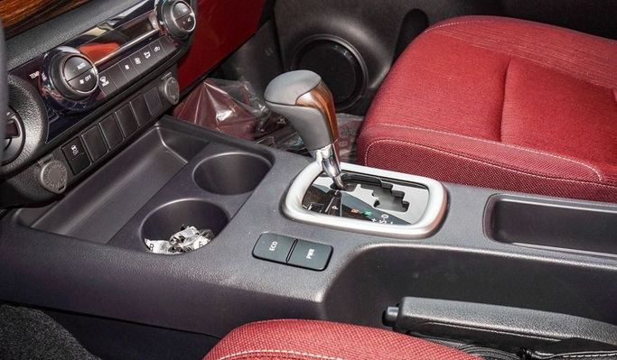 New Toyota Hilux VIII Facelift, 2.7 l, 2025 in Dubai by Najem Motors, White color. GCC Specs | AUTO.AE