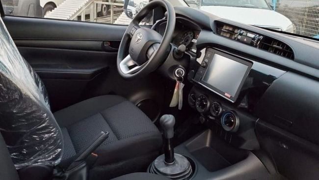 New Toyota Hilux VIII Facelift, 2.4 l, 2024 in Dubai by Soltan Auto, White color. Other | AUTO.AE