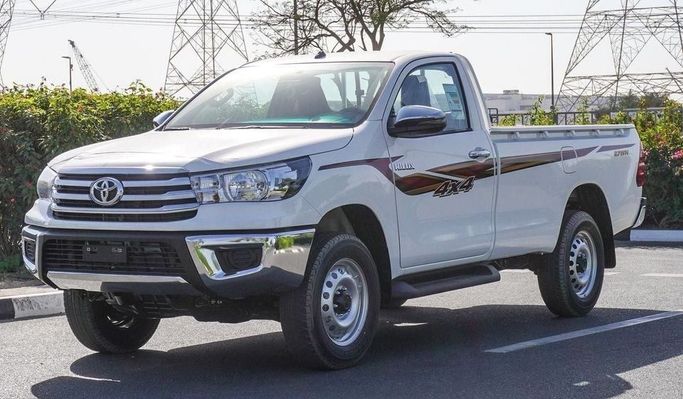 Новый Toyota Hilux Extra Cab VIII Рестайлинг, 2.8 л, 2025 в Дубае от Najem Motors Белый цвет. GCC | AUTO.AE