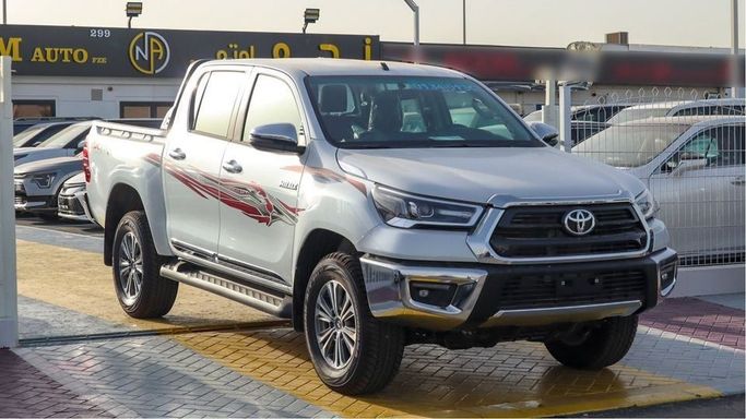 New Toyota Hilux VIII Facelift, 2.7 l, 2024 in Dubai by Najem Motors, Silver color. GCC Specs | AUTO.AE