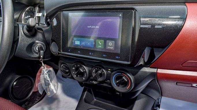 Новый Toyota Hilux Extra Cab VIII Рестайлинг, 2.8 л, 2025 в Дубае от Najem Motors Белый цвет. GCC | AUTO.AE