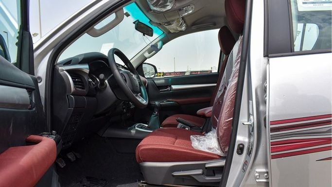 New Toyota Hilux VIII Facelift, 2.7 l, 2024 in Dubai by Najem Motors, Silver color. GCC Specs | AUTO.AE