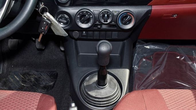 New Toyota Hilux VIII Facelift, 2.4 l, 2024 in Dubai by Najem Motors, White color. GCC Specs | AUTO.AE
