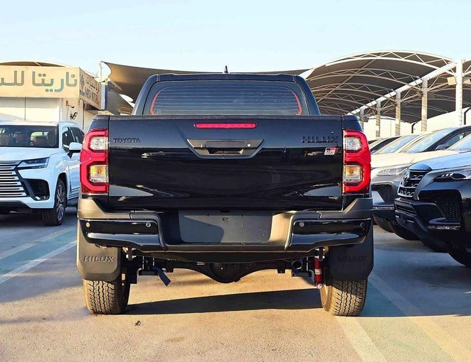Новый Toyota Hilux VIII Рестайлинг 2, 2.8 л, 2024 в Дубае от SK Motors Черный цвет. GCC | AUTO.AE