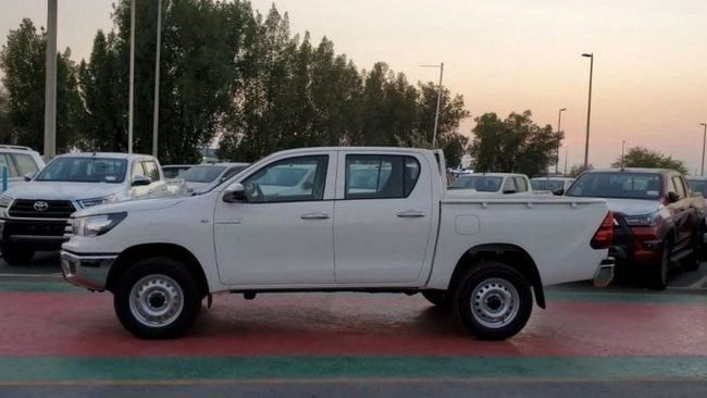 New Toyota Hilux VIII Facelift, 2.4 l, 2024 in Dubai by Soltan Auto, White color. Other | AUTO.AE