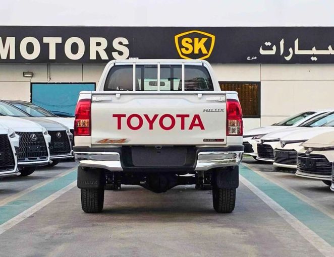 Новый Toyota Hilux VIII Рестайлинг, 2.8 л, 2025 в Дубае от SK Motors Белый цвет. Other | AUTO.AE