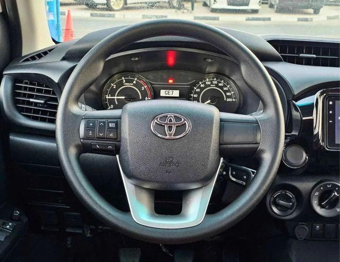Новый Toyota Hilux VIII Рестайлинг, 2.8 л, 2025 в Дубае от SK Motors Белый цвет. Other | AUTO.AE