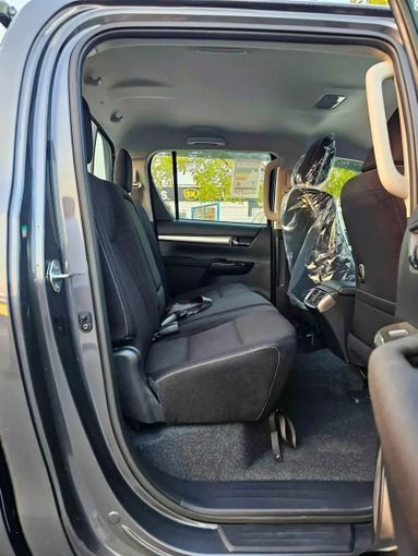 Новый Toyota Hilux VIII Рестайлинг, 2.4 л, 2025 в Дубае от SK Motors Серый цвет. Other | AUTO.AE