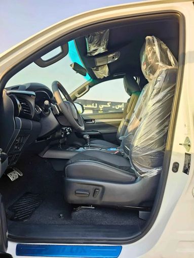 New Toyota Hilux VIII Facelift, 4.0 l, 2024 in Dubai by SK Motors, White color. Other | AUTO.AE