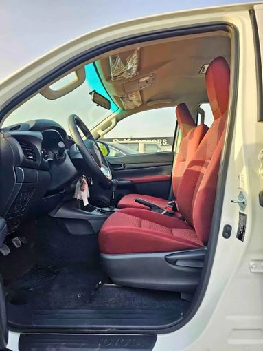Новый Toyota Hilux VIII Рестайлинг, 2.4 л, 2025 в Дубае от SK Motors Белый цвет. Other | AUTO.AE