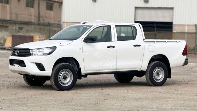 Новый Toyota Hilux VIII Рестайлинг, 2.4 л, 2024 в Дубае от Falcons GT Motors FZCO Белый цвет. Европейская | AUTO.AE
