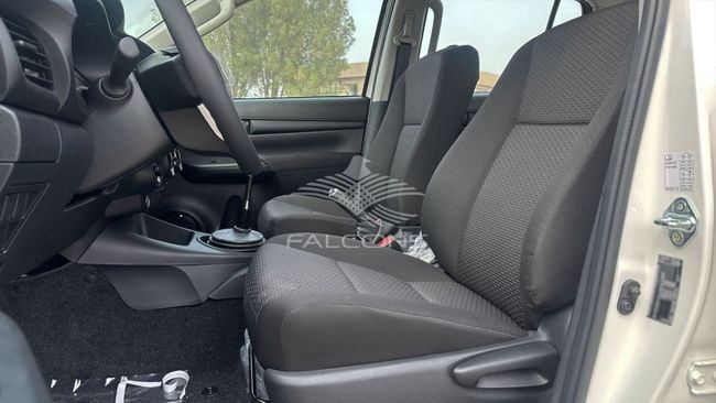 Новый Toyota Hilux VIII Рестайлинг, 2.4 л, 2024 в Дубае от Falcons GT Motors FZCO Белый цвет. Европейская | AUTO.AE