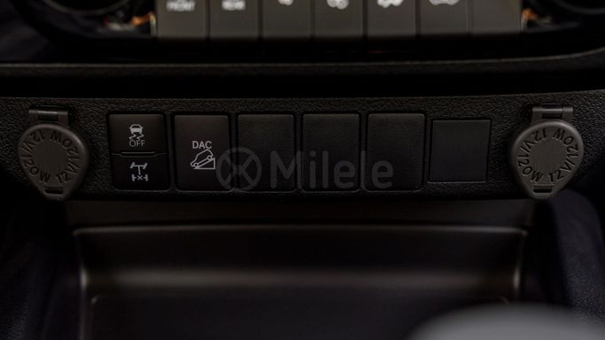 Новый Toyota Hilux VIII Рестайлинг 2, 2.8 л, 2024 в Дубае от Milele Красный цвет. Other | AUTO.AE