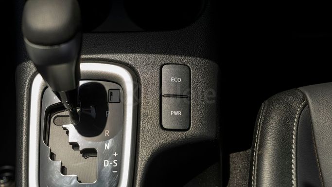 Новый Toyota Hilux VIII Рестайлинг 2, 2.8 л, 2025 в Дубае от Milele Белый цвет. Other | AUTO.AE