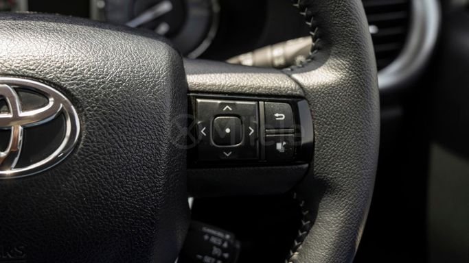 Новый Toyota Hilux VIII Рестайлинг 2, 2.8 л, 2025 в Дубае от Milele Серый цвет. Other | AUTO.AE