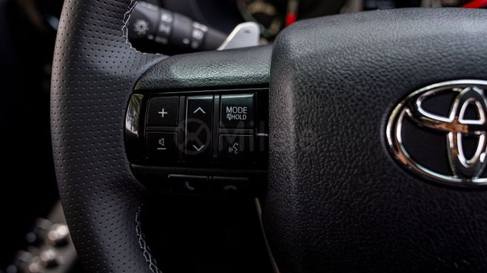 Новый Toyota Hilux VIII Рестайлинг, 2.8 л, 2025 в Дубае от Milele Черный цвет. Other | AUTO.AE