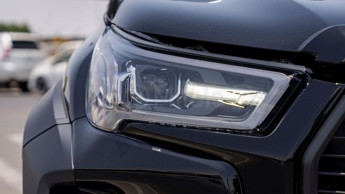 Новый Toyota Hilux VIII Рестайлинг, 2.8 л, 2025 в Дубае от Milele Черный цвет. Other | AUTO.AE