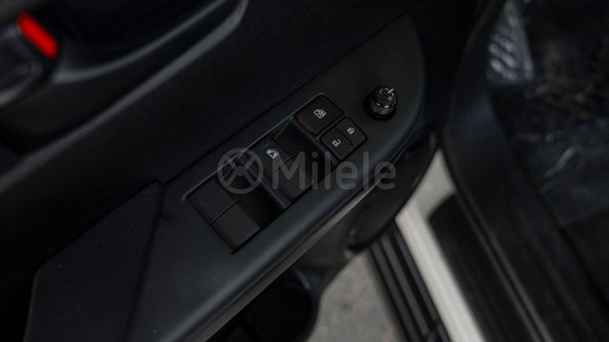 Новый Toyota Hilux VIII Рестайлинг 2, 2.4 л, 2025 в Дубае от Milele Белый цвет. Other | AUTO.AE