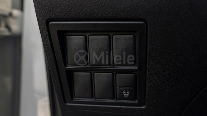 Новый Toyota Hilux VIII Рестайлинг 2, 2.7 л, 2025 в Дубае от Milele Белый цвет. Other | AUTO.AE
